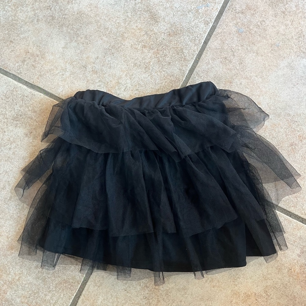Girl’s fun black skirt Thule spirit brand size S/M